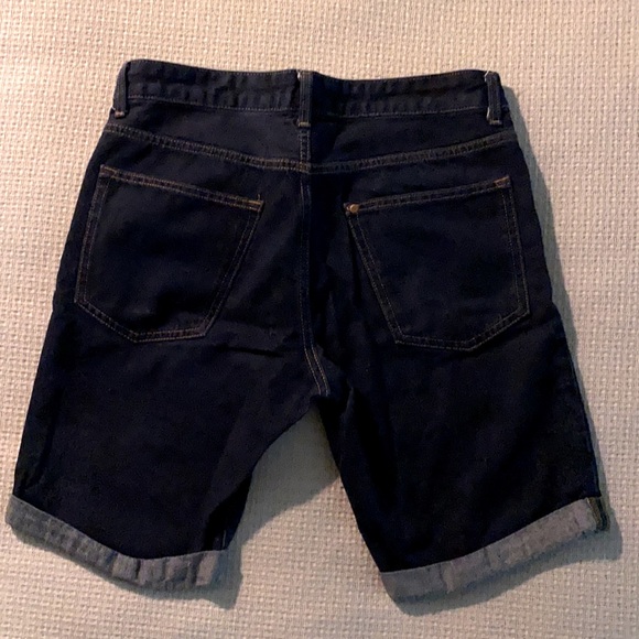 Men’s Dark Blue H&M Jean Shorts W32 Slim - Picture 2 of 3